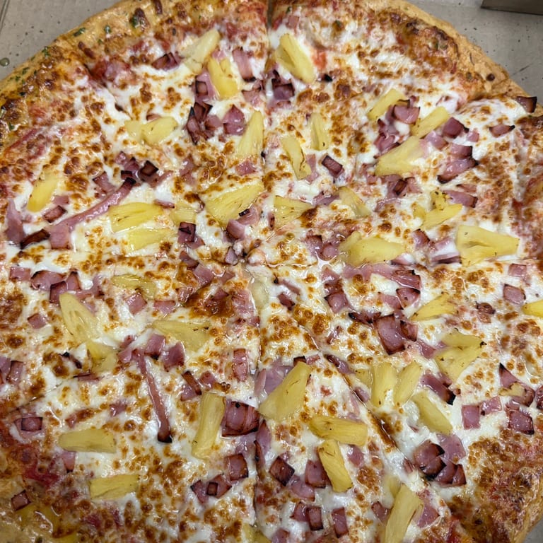 Delicious Italian Fare: Pizza, Pasta, and More