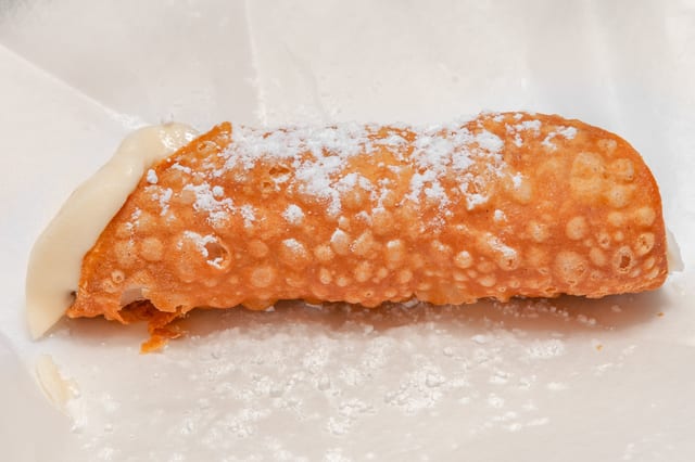 Cannoli.